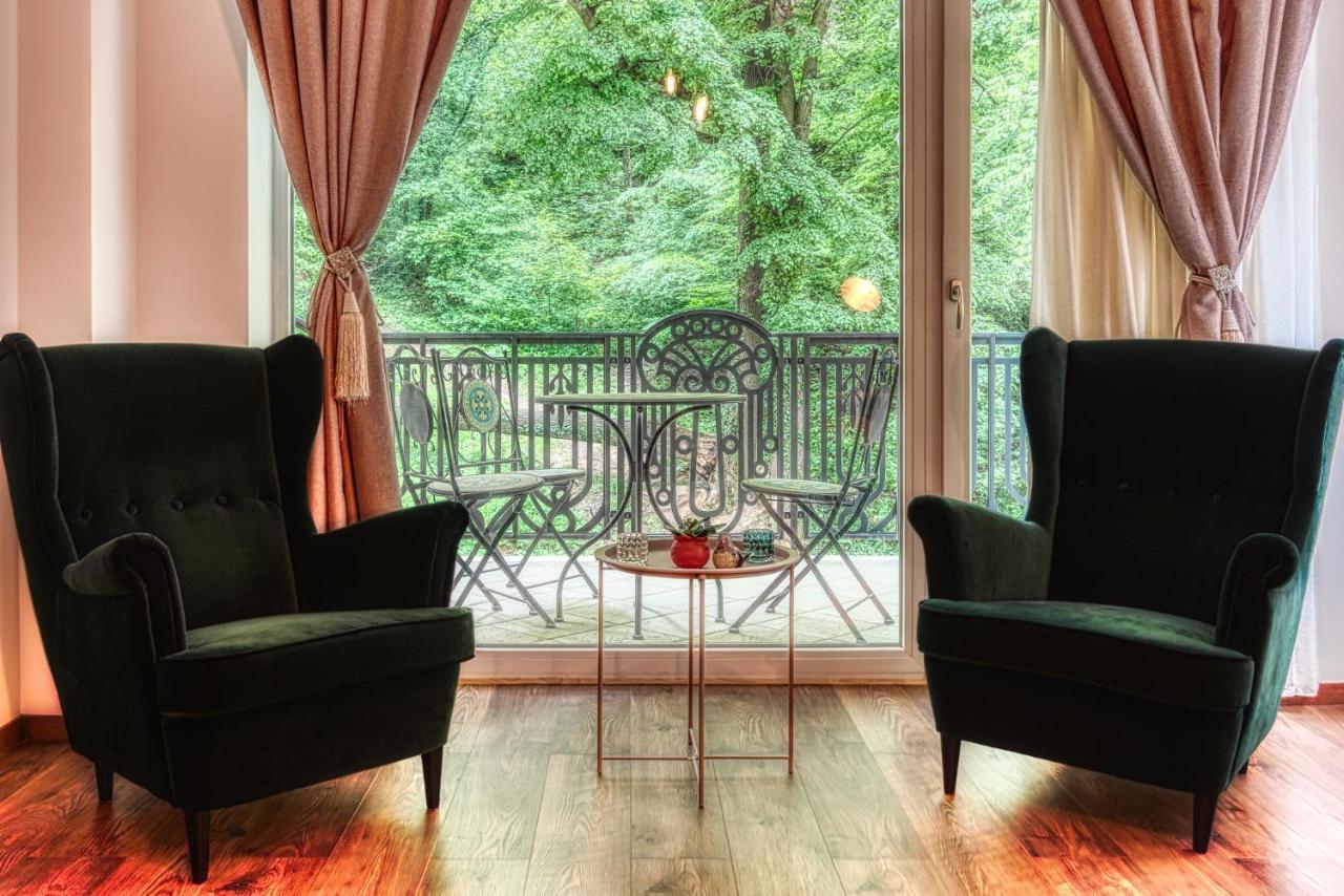 Nature Apartment - Minutes Away From The Old Town And Afi Mall Braşov Dış mekan fotoğraf