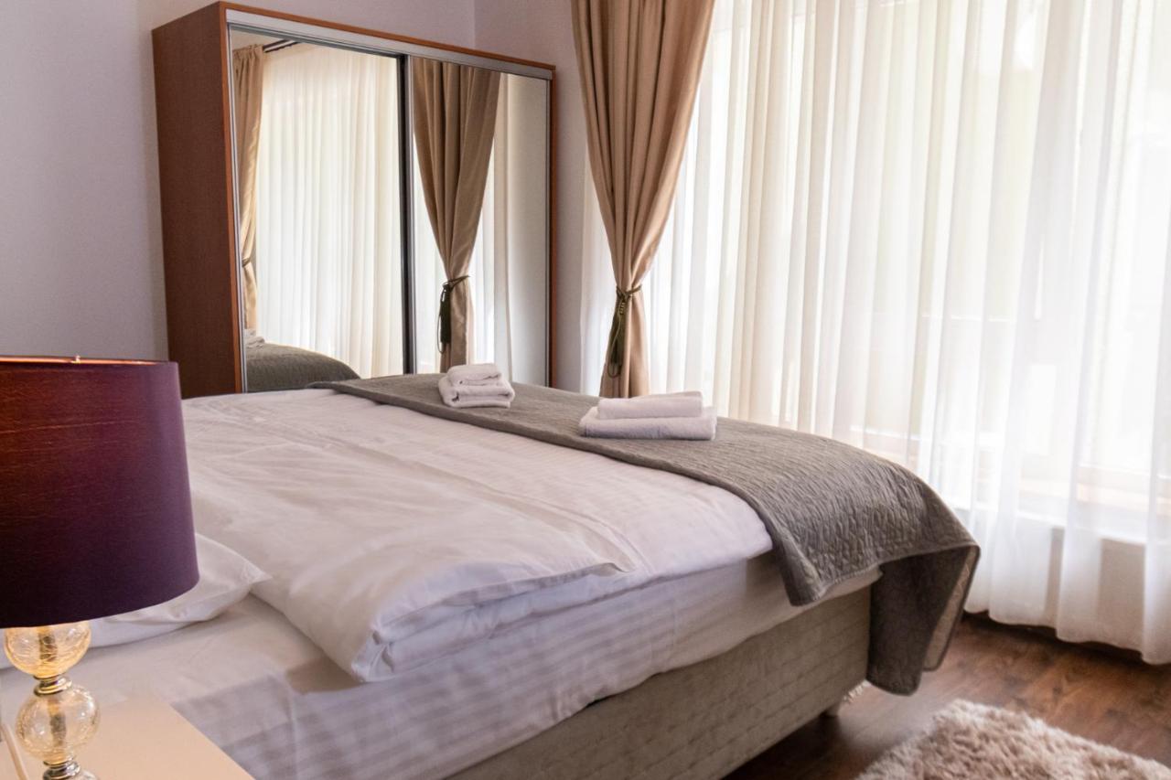 Nature Apartment - Minutes Away From The Old Town And Afi Mall Braşov Dış mekan fotoğraf