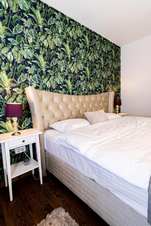 Nature Apartment - Minutes Away From The Old Town And Afi Mall Braşov Dış mekan fotoğraf